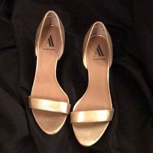 Ava & Aiden Gold Dusted Metallic Leather Shoes